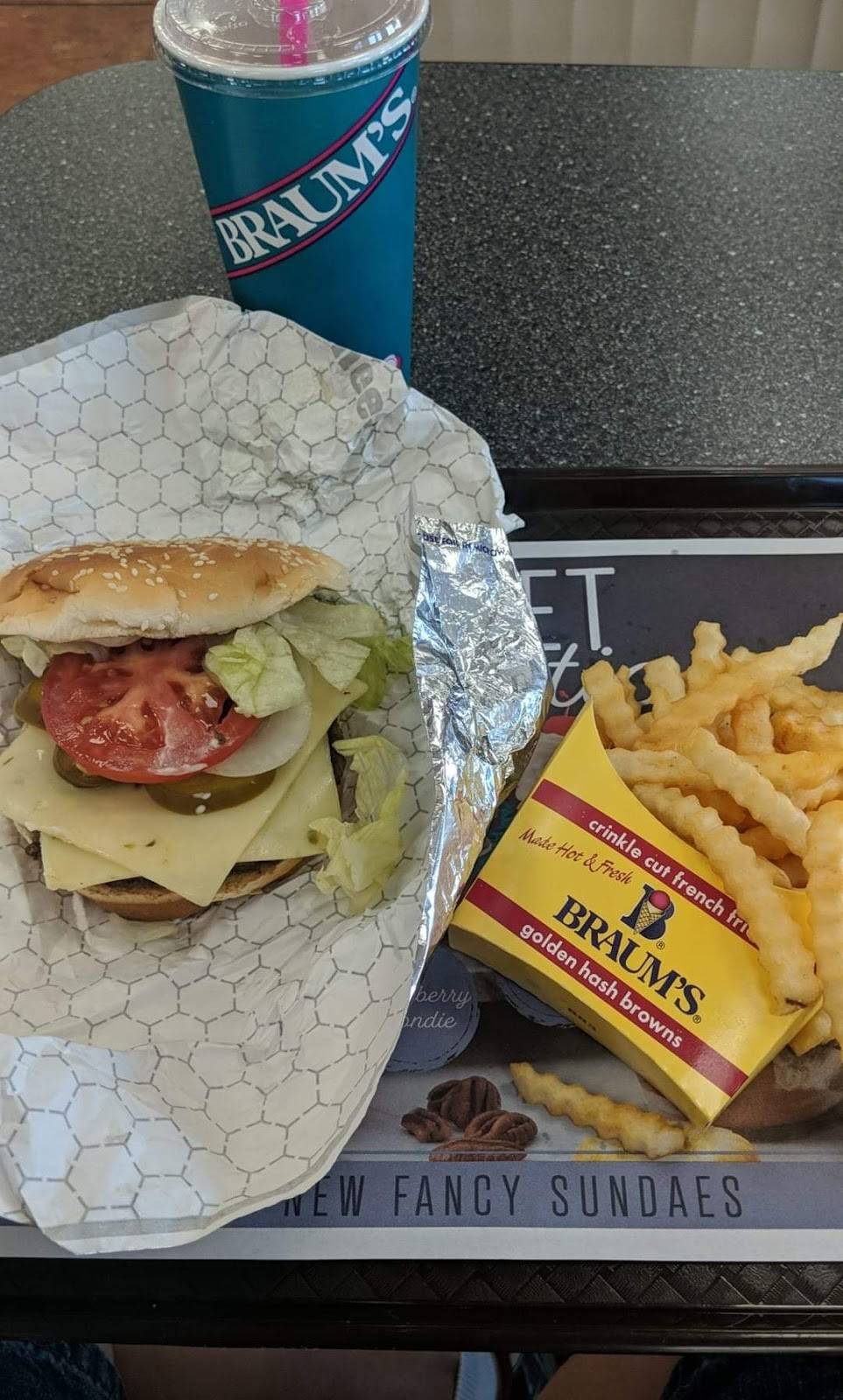 Braums Ice Cream & Burger Restaurant | restaurant | 1304 Garth Brooks Blvd, Yukon, OK 73099, USA | 4053542619 OR +1 405-354-2619