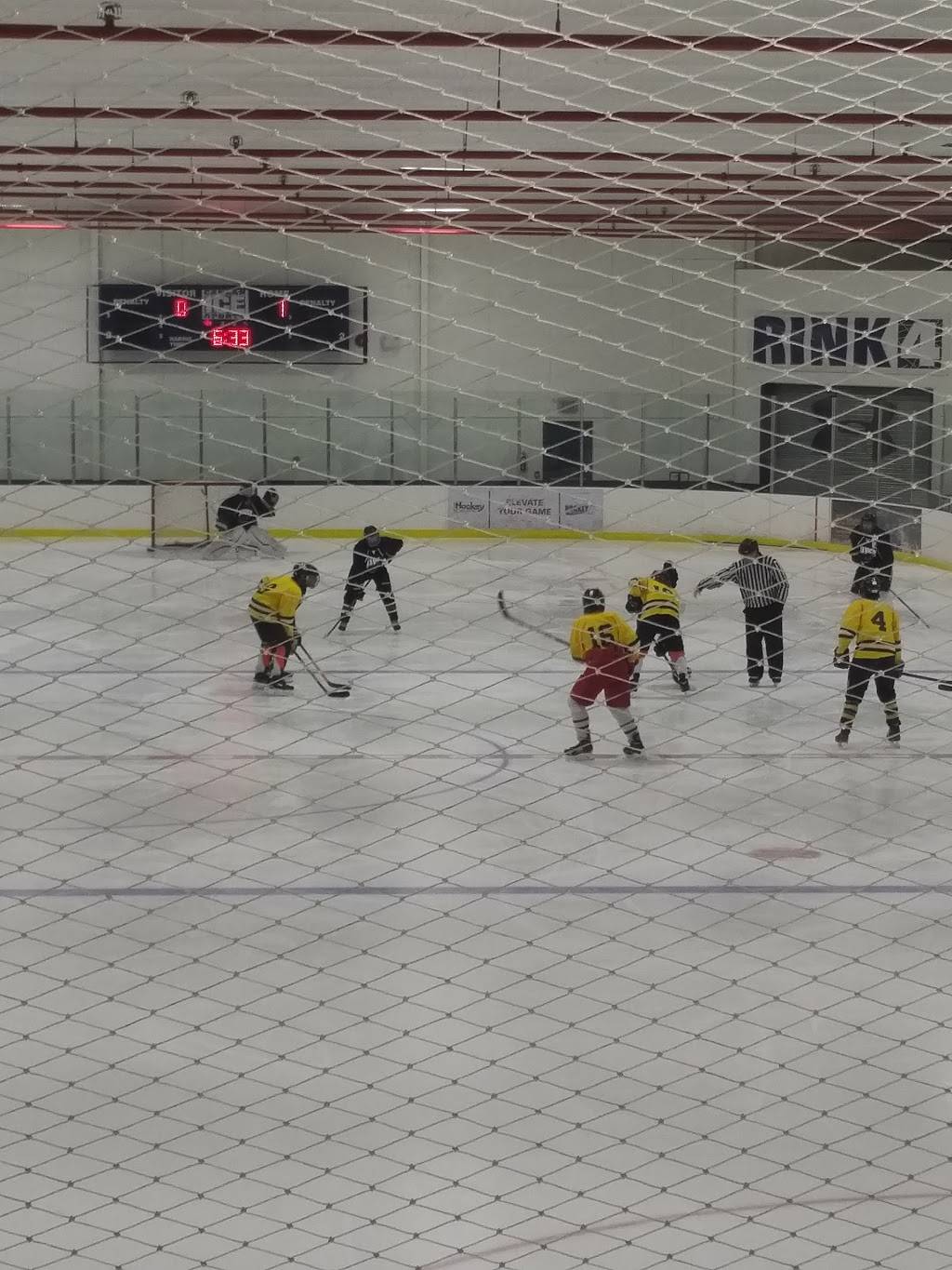 Canlan Ice Sports | restaurant | 2300 Cornwall Rd, Oakville, ON L6J 7T9, Canada | 9058456989 OR +1 905-845-6989