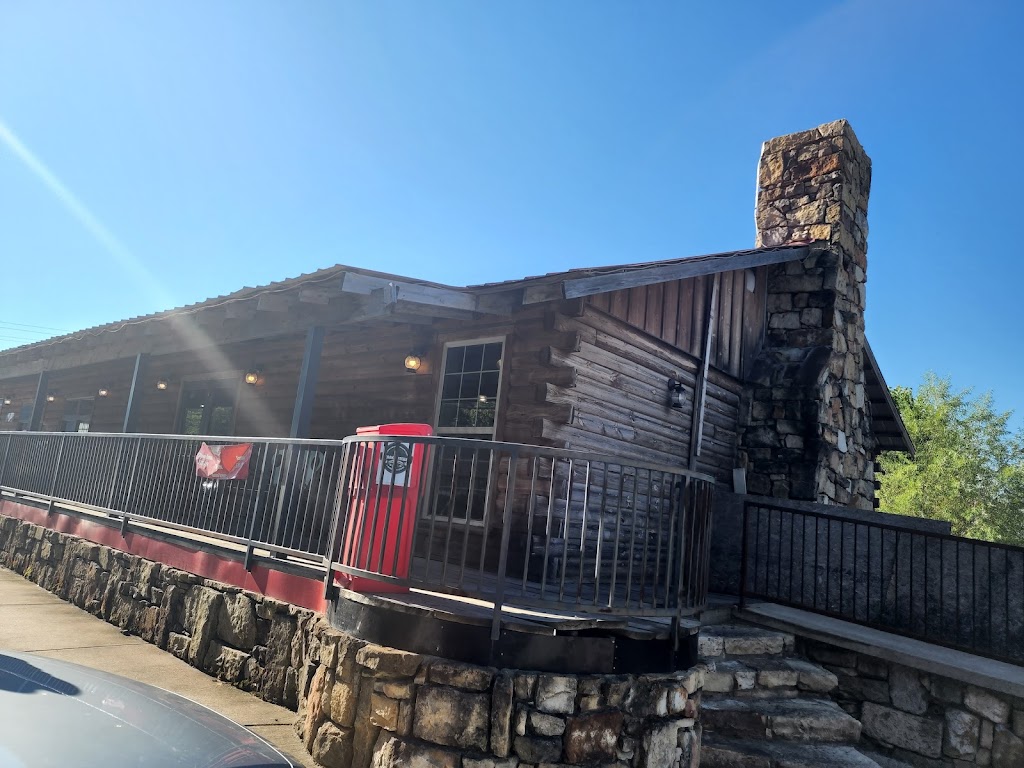 Whistle Stop Cafe | restaurant | 300 Lawrence St, Batesville, AR 72501, USA | 8707930997 OR +1 870-793-0997