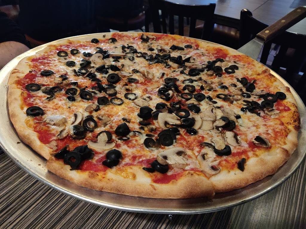 Salvos Pizzabar | restaurant | 1477 York Ave, New York, NY 10075, USA | 6465901925 OR +1 646-590-1925