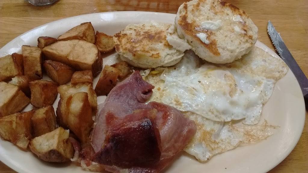 J&J Cafeteria | cafe | 1303 4th Ave, Conway, SC 29526, USA | 8432486281 OR +1 843-248-6281