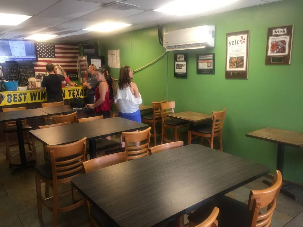 Waynes Wings | restaurant | 4453 Walzem Rd, San Antonio, TX 78218, USA | 2103003891 OR +1 210-300-3891