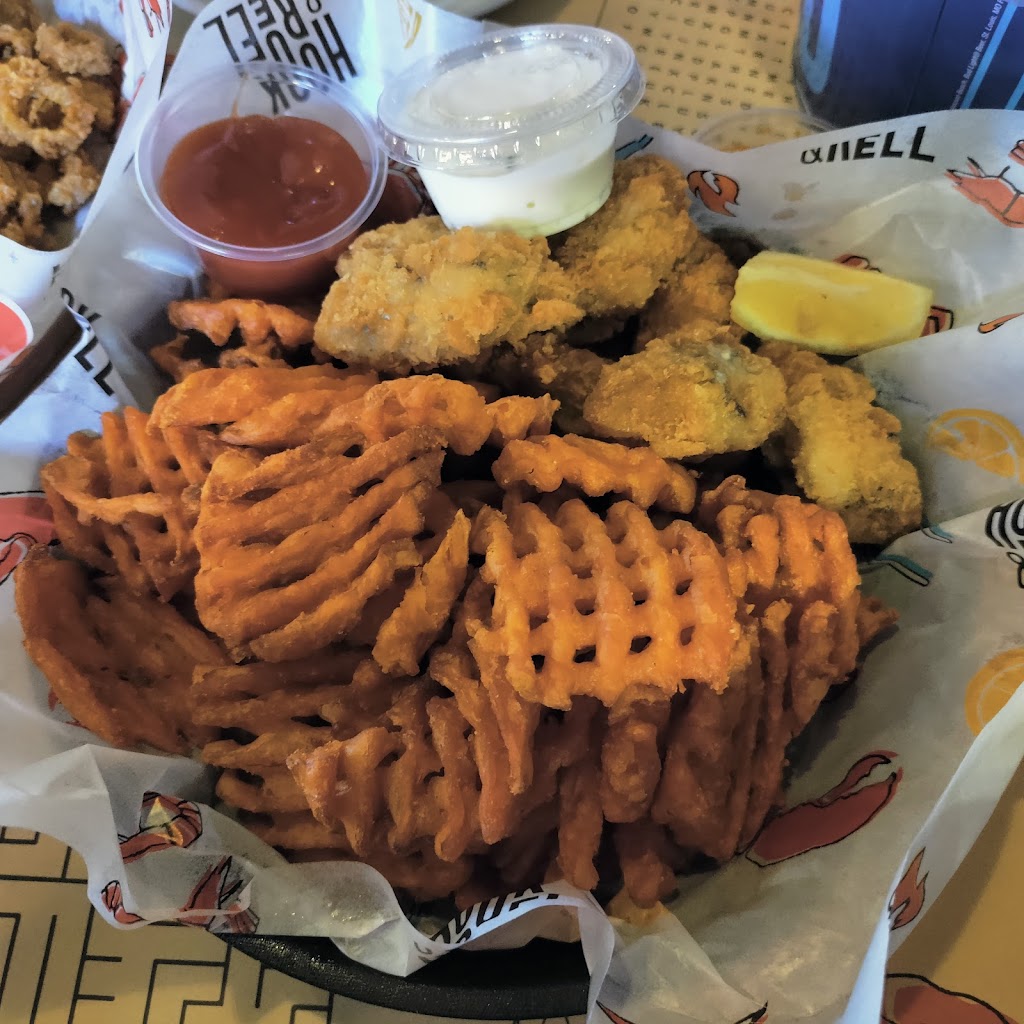 Hook & Reel Cajun Seafood & Bar | restaurant | 353 S Rock Rd, Wichita, KS 67207, USA | 3163589689 OR +1 316-358-9689