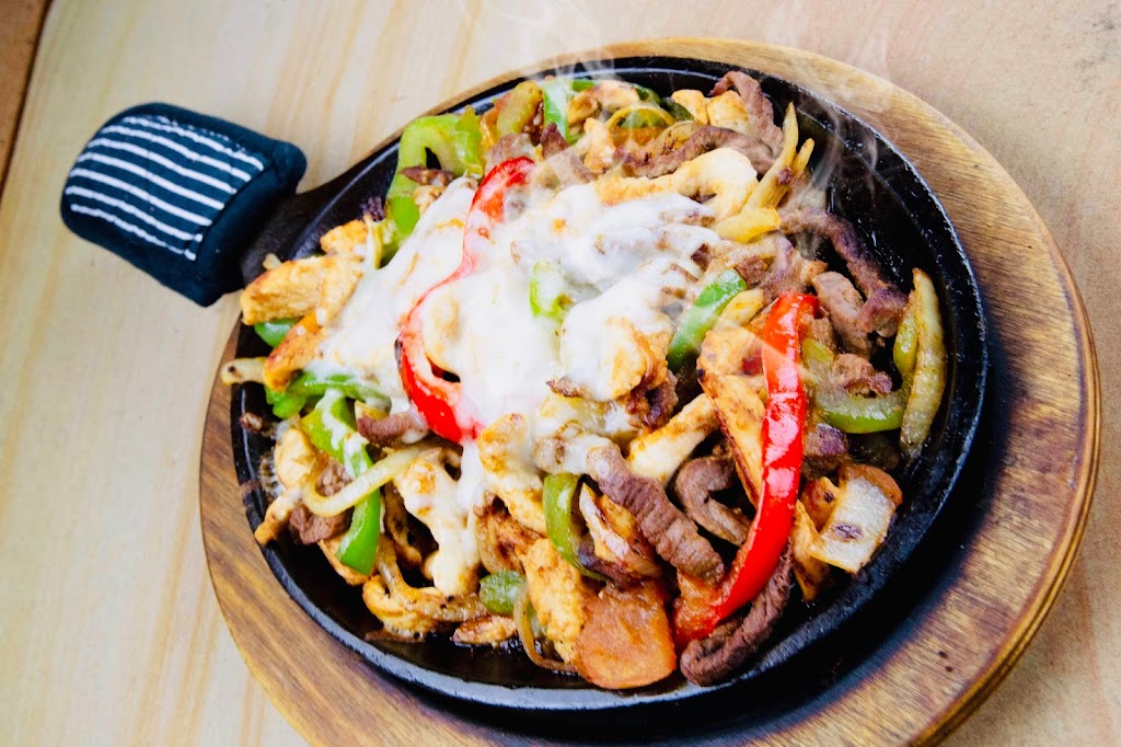 CANCUN BAR GRILL WARRENSBURG | restaurant | 125 IL-121, Warrensburg, IL 62573, USA | 2176202200 OR +1 217-620-2200