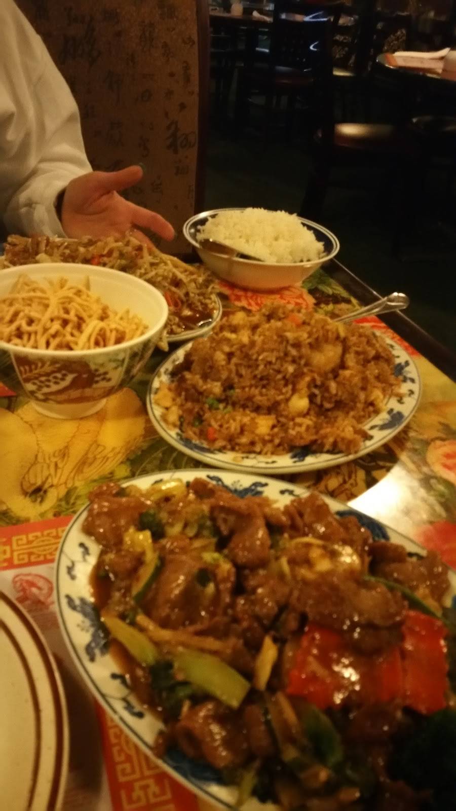 Yen Ching Restaurant | restaurant | 810 W Lincoln Hwy, DeKalb, IL 60115, USA | 8157582007 OR +1 815-758-2007