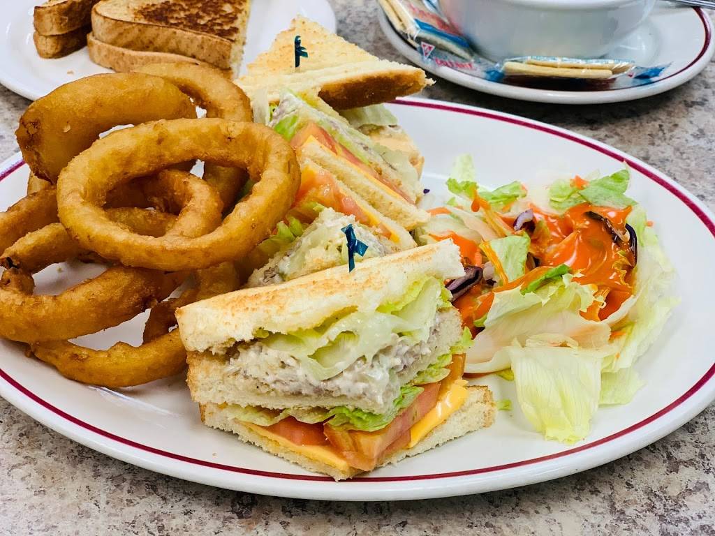 Queens Café Restaurant | restaurant | 149 Broadway, Tillsonburg, ON N4G 3P7, Canada | 5196880191 OR +1 519-688-0191