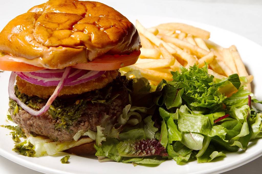 Maxines Bistro and Bar | night club | 1756 Collins Ave, Miami Beach, FL 33139, USA | 3056741160 OR +1 305-674-1160