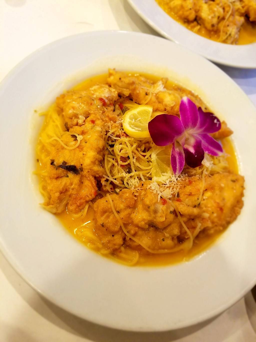 Mancusos Restaurant & Bar | restaurant | 601 Kings Hwy E, Fairfield, CT 06825, USA | 2033675359 OR +1 203-367-5359