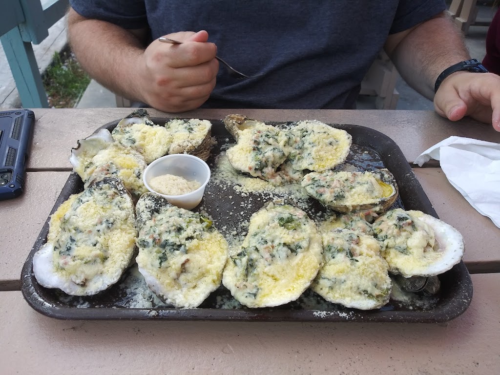Shuckums Oyster Pub & Seafood Grill | restaurant | 15614 Front Beach Rd, Panama City, FL 32413, USA | 8502353214 OR +1 850-235-3214