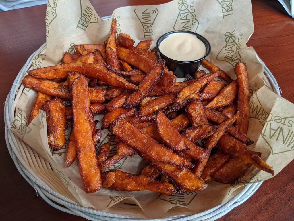 McMenamins New Tourist Bar | restaurant | 112 N Tower Ave, Centralia, WA 98531, USA | 3607365164 OR +1 360-736-5164