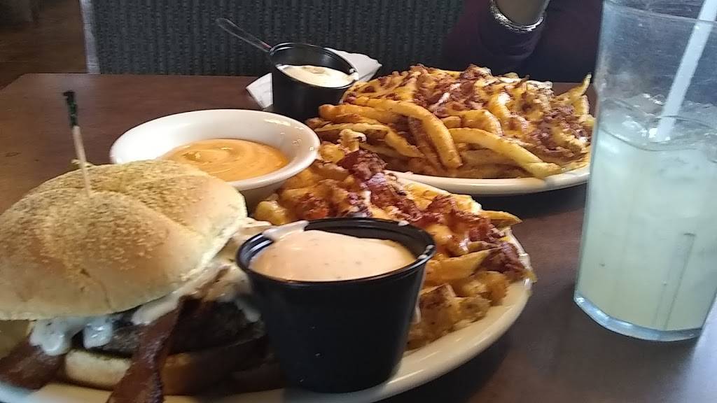 Wall Street Grill | restaurant | 2721 N Central Ave, Humboldt, TN 38343, USA | 7317841214 OR +1 731-784-1214