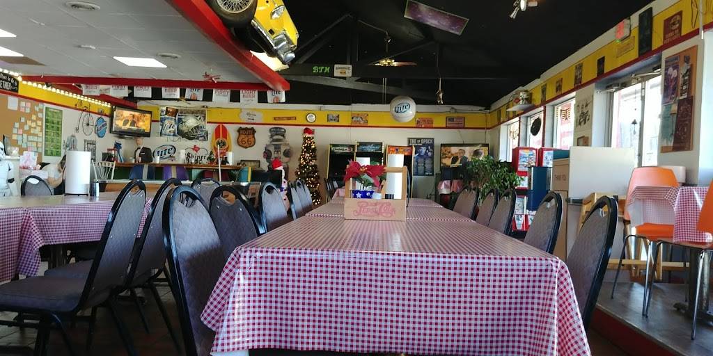 Burger Time Machine | restaurant | 301 W University Dr, Denton, TX 76201, USA | 9403841133 OR +1 940-384-1133