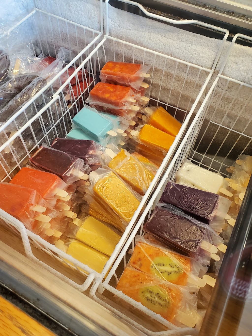 Paleteria Los Manguitos | restaurant | 3133 Middlefield Rd, Redwood City, CA 94063, USA | 6503638143 OR +1 650-363-8143