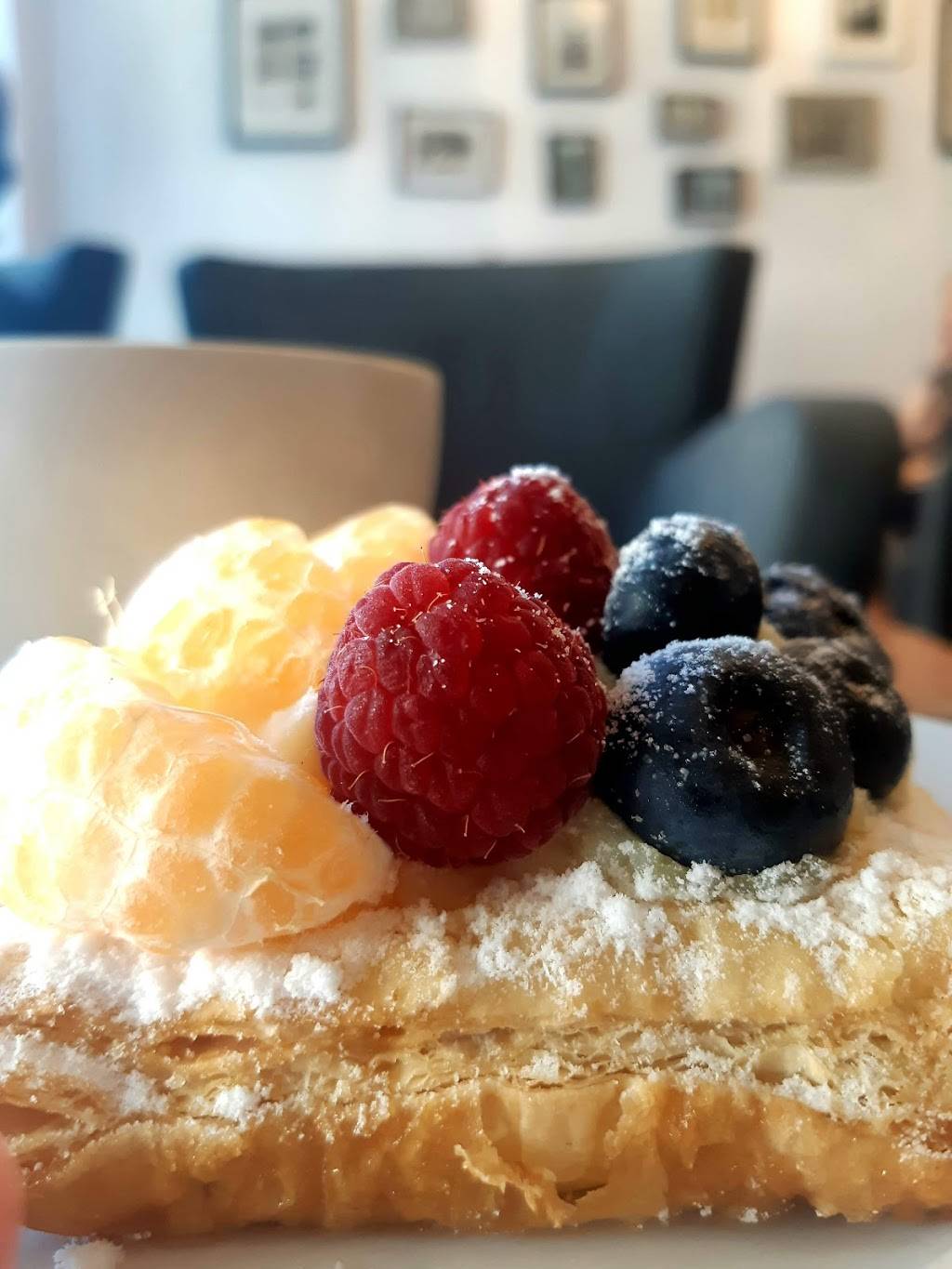 Mamie Clafoutis Fleury | bakery | 1602 Rue Fleury E, Montréal, QC H2C 1S8, Canada | 4383851602 OR +1 438-385-1602