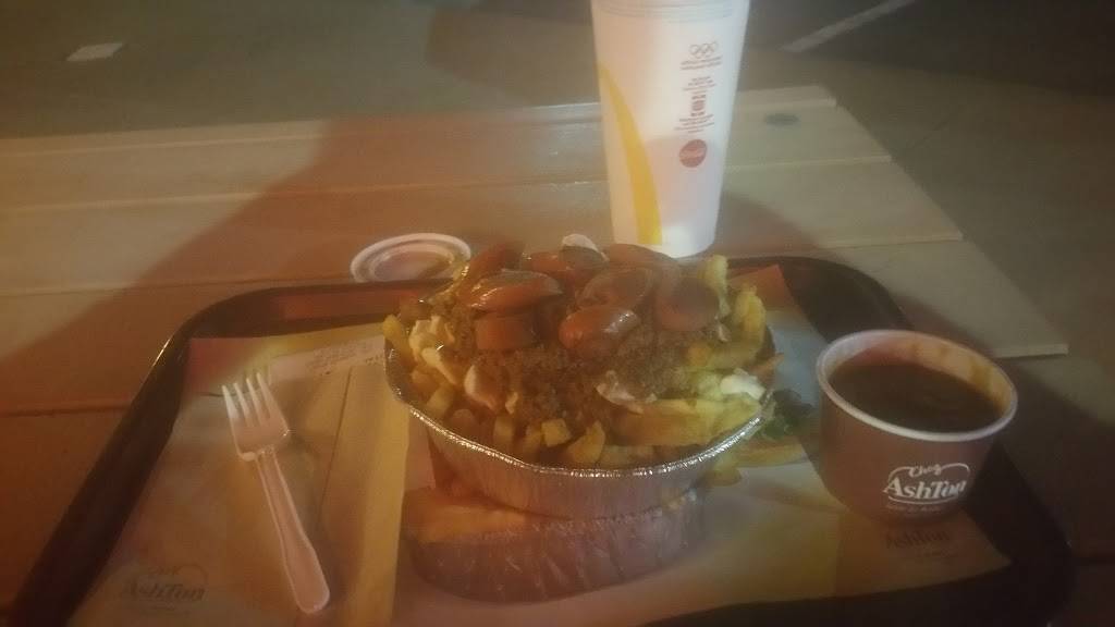 Harveys | restaurant | 70 Boulevard Laurier, McMasterville, QC J3G 1P8, Canada | 4504670426 OR +1 450-467-0426