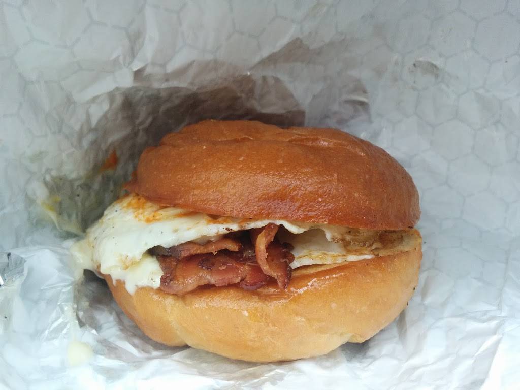 The Tasty Yolk | restaurant | 4700 Park Ave, Bridgeport, CT 06606, USA | 2035728884 OR +1 203-572-8884