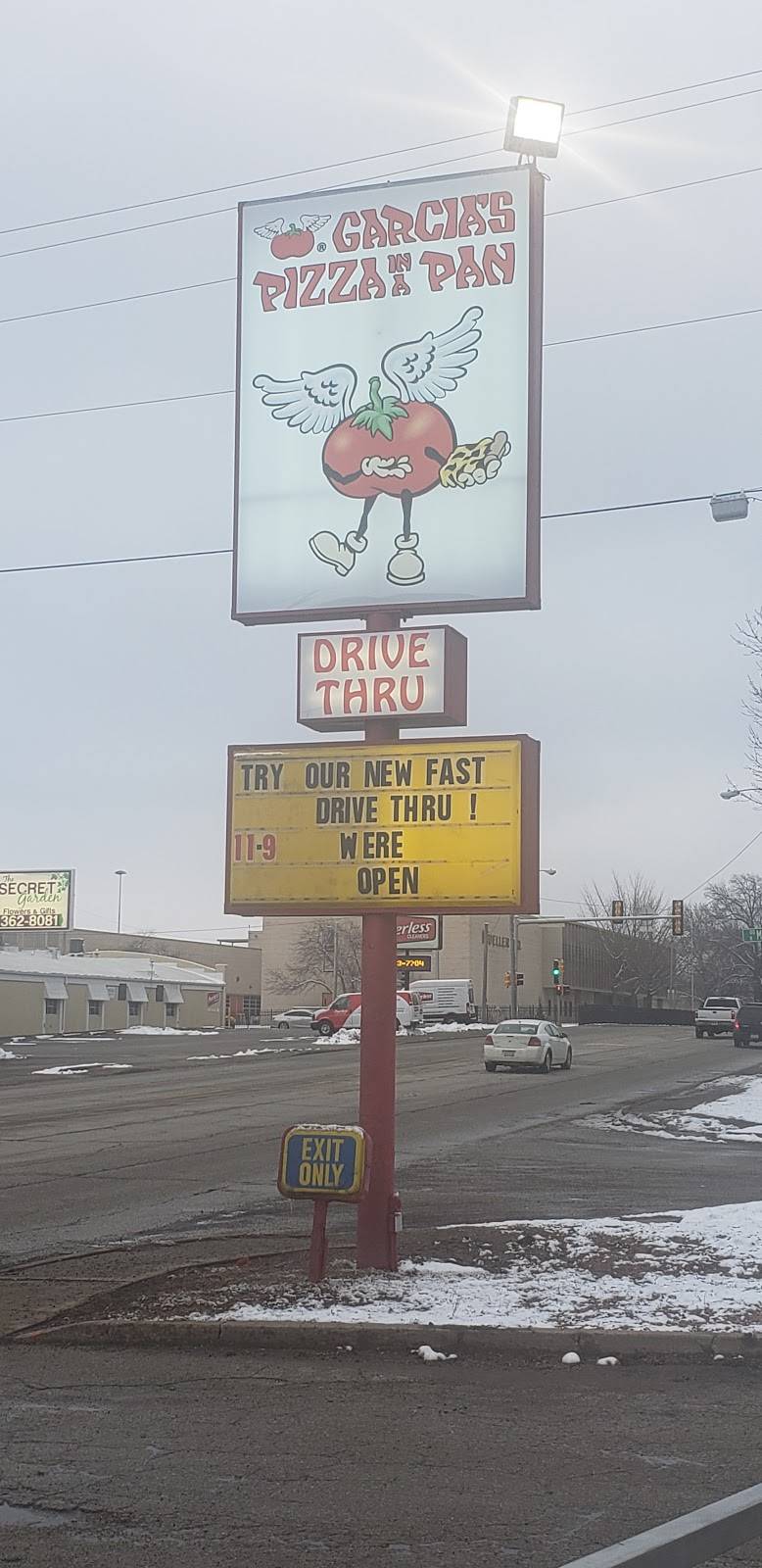 Garcias Pizza in a Pan | restaurant | 701 W Eldorado St, Decatur, IL 62523, USA | 2174241800 OR +1 217-424-1800