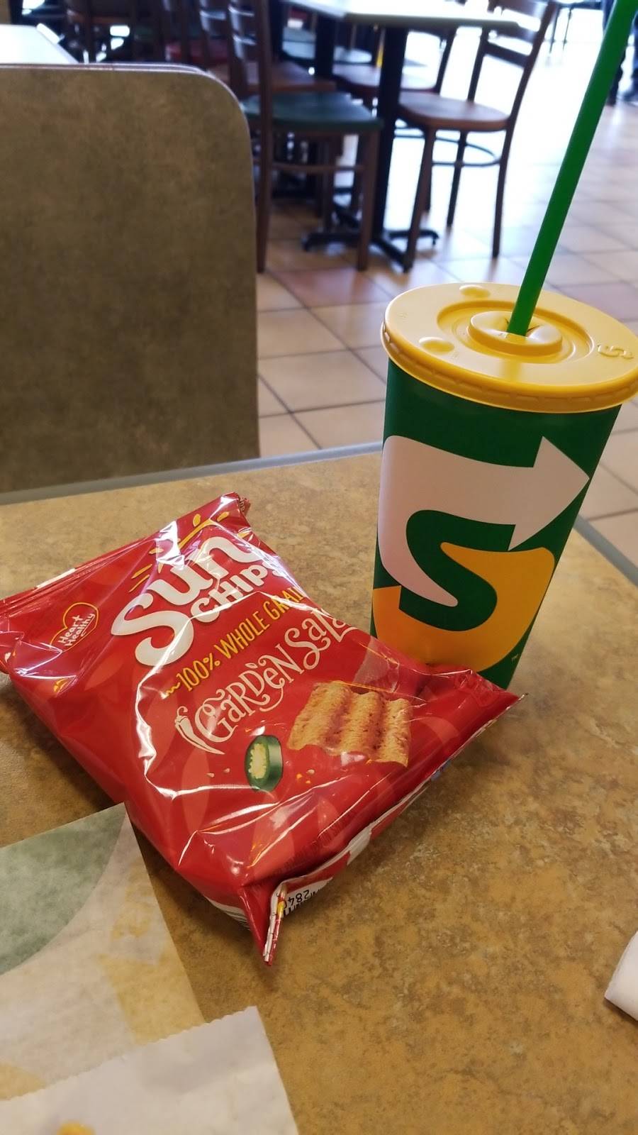 Subway | restaurant | 8398 Reading Rd, Cincinnati, OH 45237, USA | 5138216800 OR +1 513-821-6800