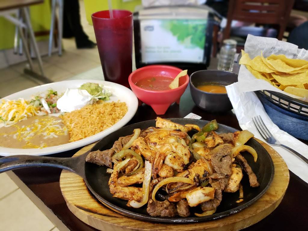Los Verdes Restaurante Mexicano | restaurant | 403 S Avenue G, Clifton, TX 76634, USA | 2546752373 OR +1 254-675-2373