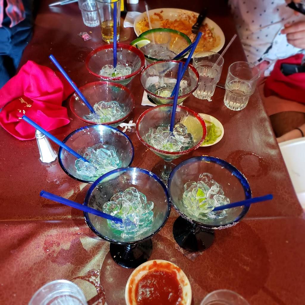 El Pueblo | restaurant | 9550 Old Keene Mill Rd, Burke, VA 22015, USA | 7034554401 OR +1 703-455-4401