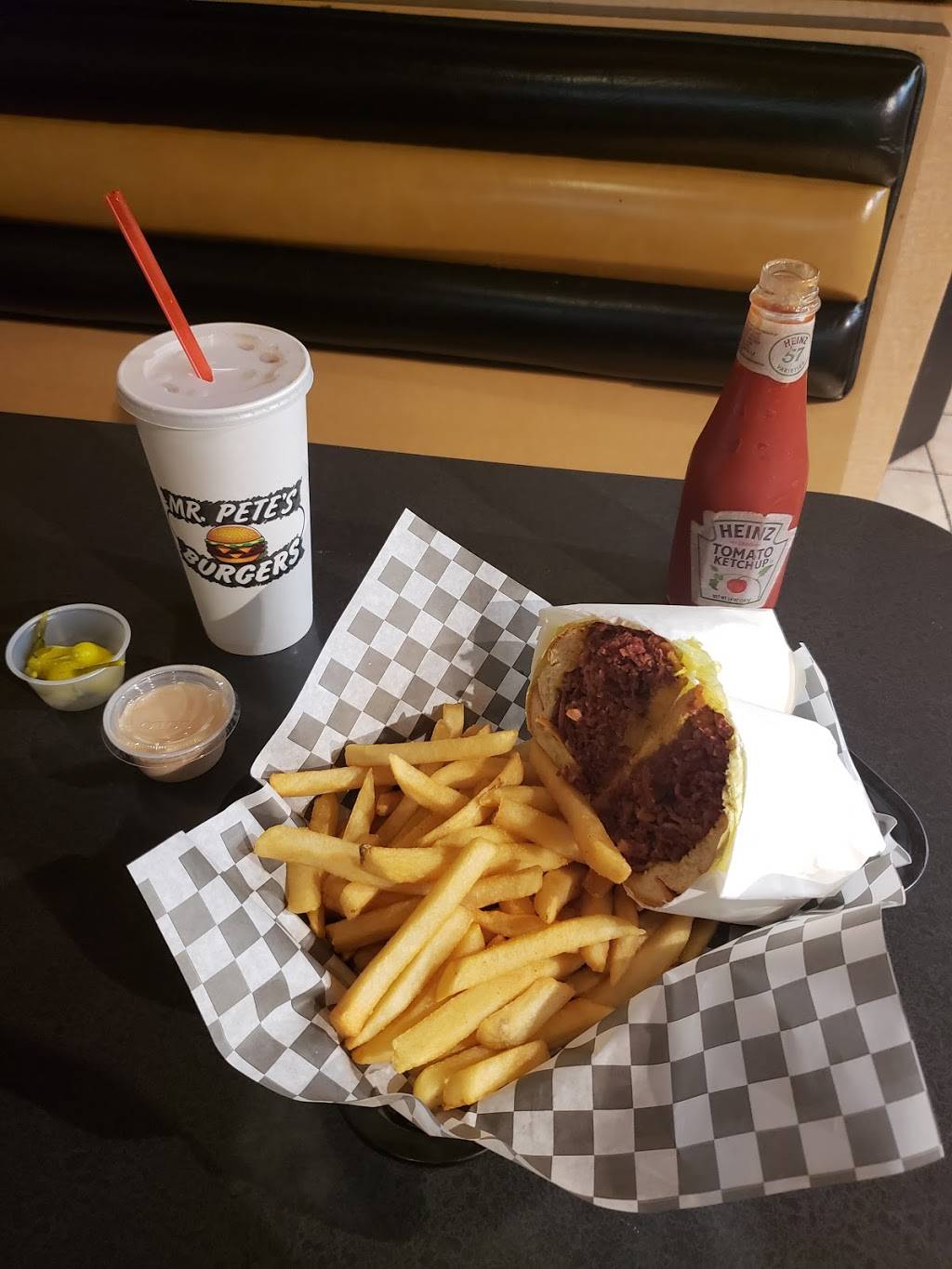 Petes Burgers | restaurant | 4100 Orange Ave, Long Beach, CA 90807, USA | 5624921350 OR +1 562-492-1350