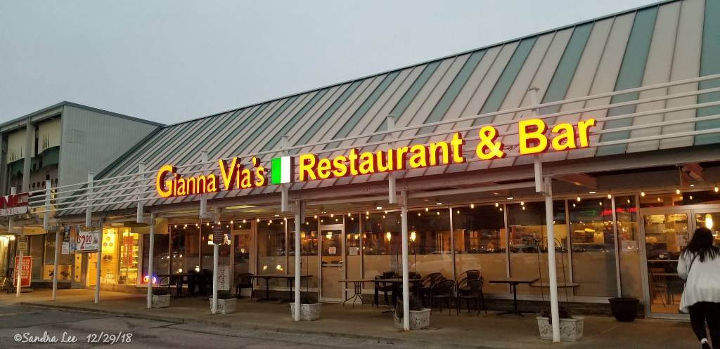 Gianna Via’s Restaurant & Bar | restaurant | 5301 Grove Rd #639, Pittsburgh, PA 15236, USA | 4128826500 OR +1 412-882-6500