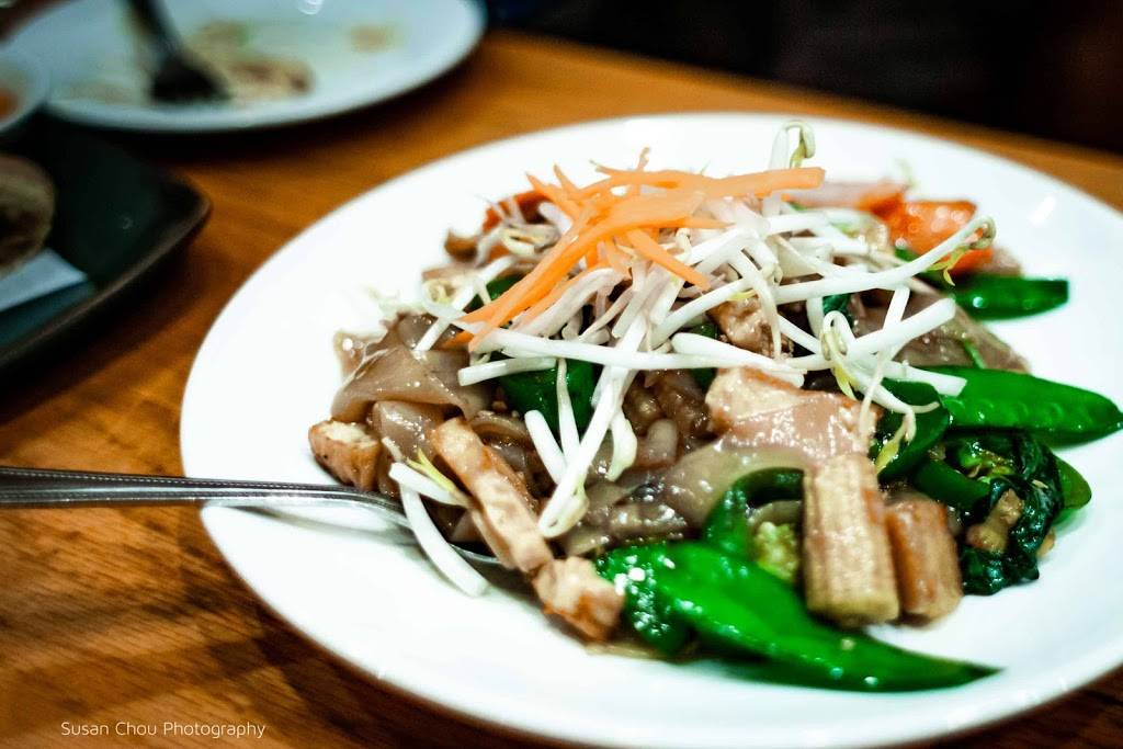 Spoon Thai | restaurant | 4608 N Western Ave, Chicago, IL 60625, USA | 7737691173 OR +1 773-769-1173