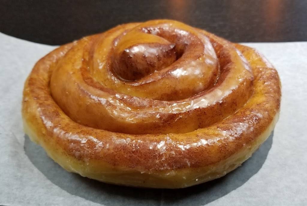 The Family Donuts | bakery | 3245 Forest Ln, Garland, TX 75042, USA | 9722724639 OR +1 972-272-4639