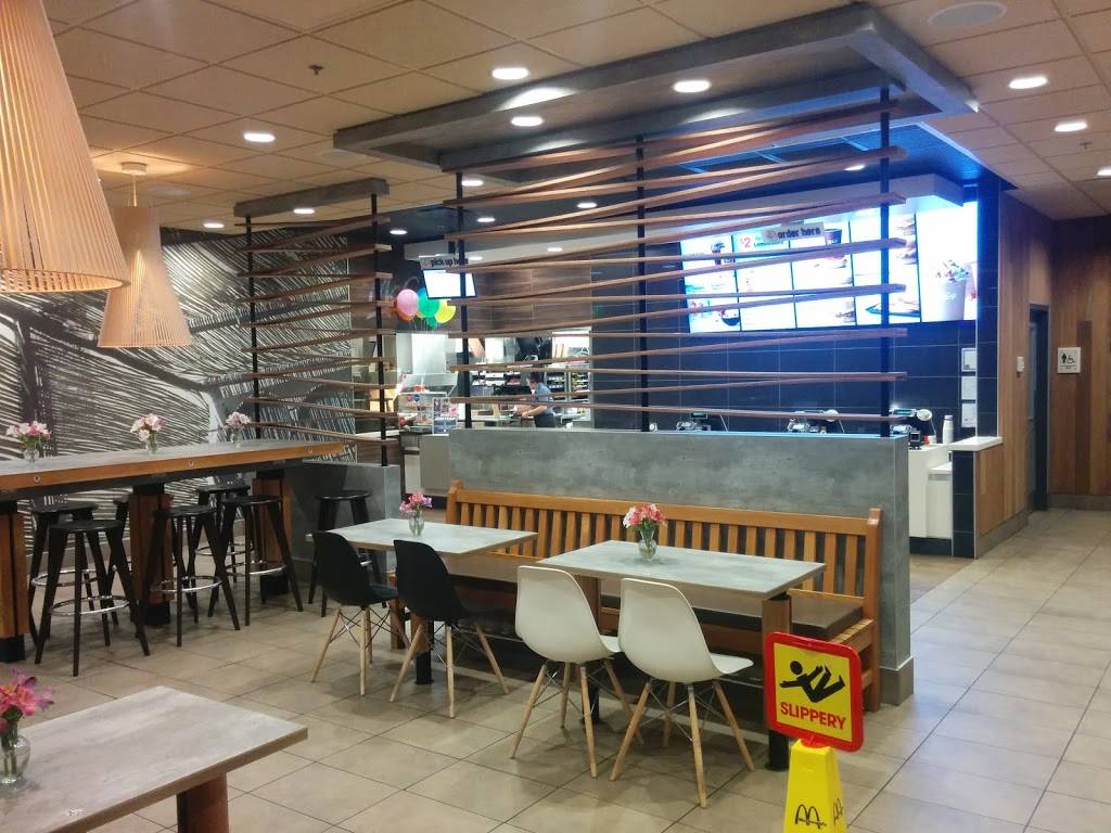 McDonalds | cafe | 1070 Roselle Rd, Hoffman Estates, IL 60169, USA | 8474667762 OR +1 847-466-7762