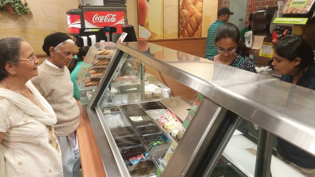 Subway | restaurant | Eastern, Leslie Car Wash, 828 Eastern Ave, Toronto, ON M4L 1A1, Canada | 4168499248 OR +1 416-849-9248