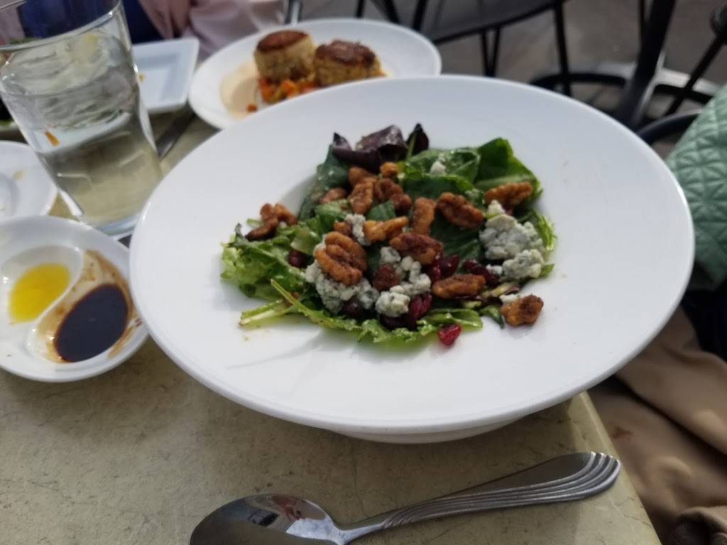 Palette Bistro | restaurant | 321 Bay St, Petoskey, MI 49770, USA | 2313483321 OR +1 231-348-3321