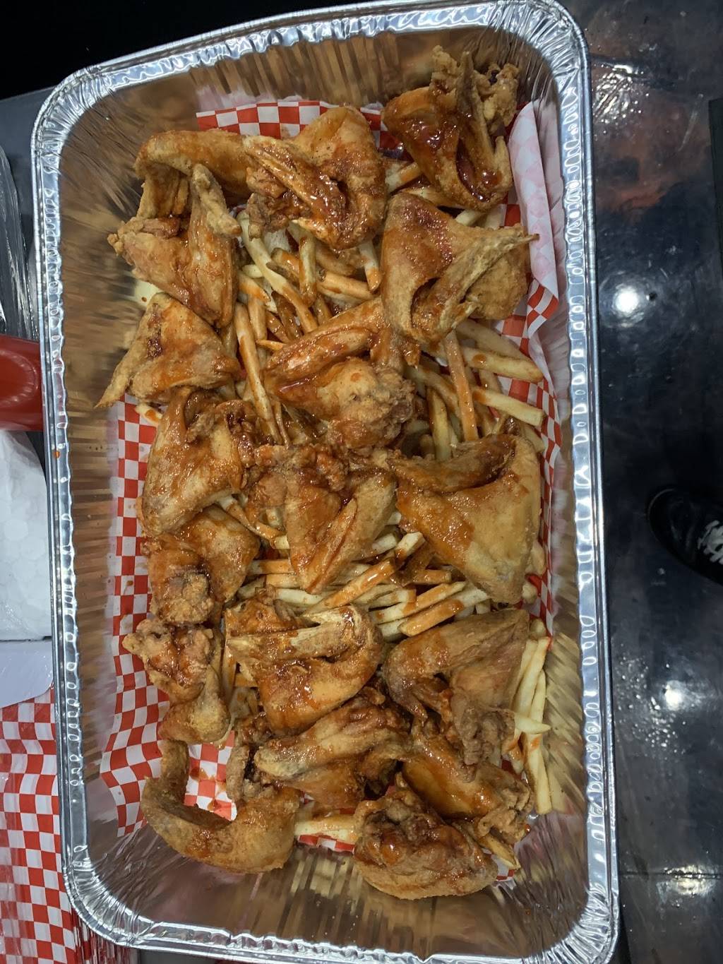 Rwingz | restaurant | 18914 E San Tan Blvd, Queen Creek, AZ 85142, USA | 4807746910 OR +1 480-774-6910