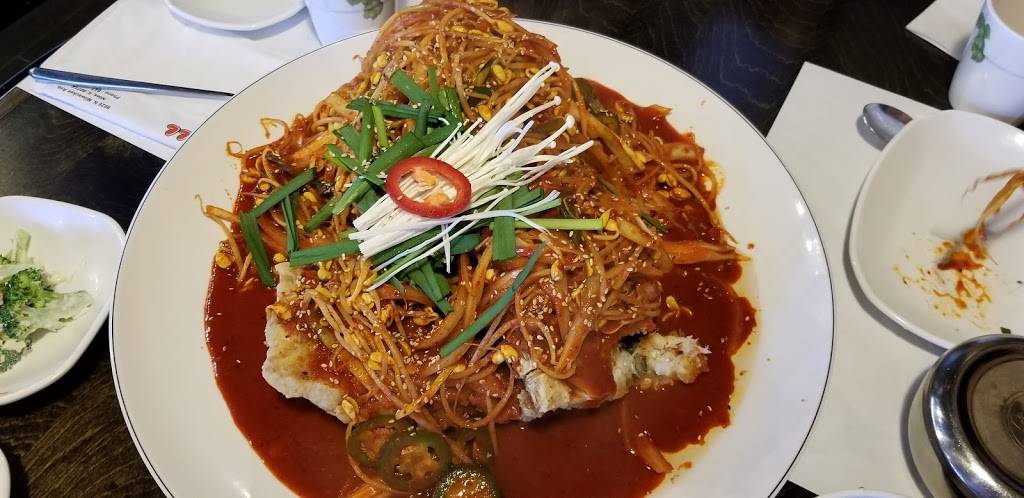 Haewadall | restaurant | 9626 N Milwaukee Ave, Niles, IL 60714, USA | 8475810524 OR +1 847-581-0524