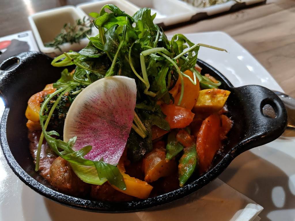 Guiso Latin Fusion | restaurant | 117 North St, Healdsburg, CA 95448, USA | 7074311302 OR +1 707-431-1302