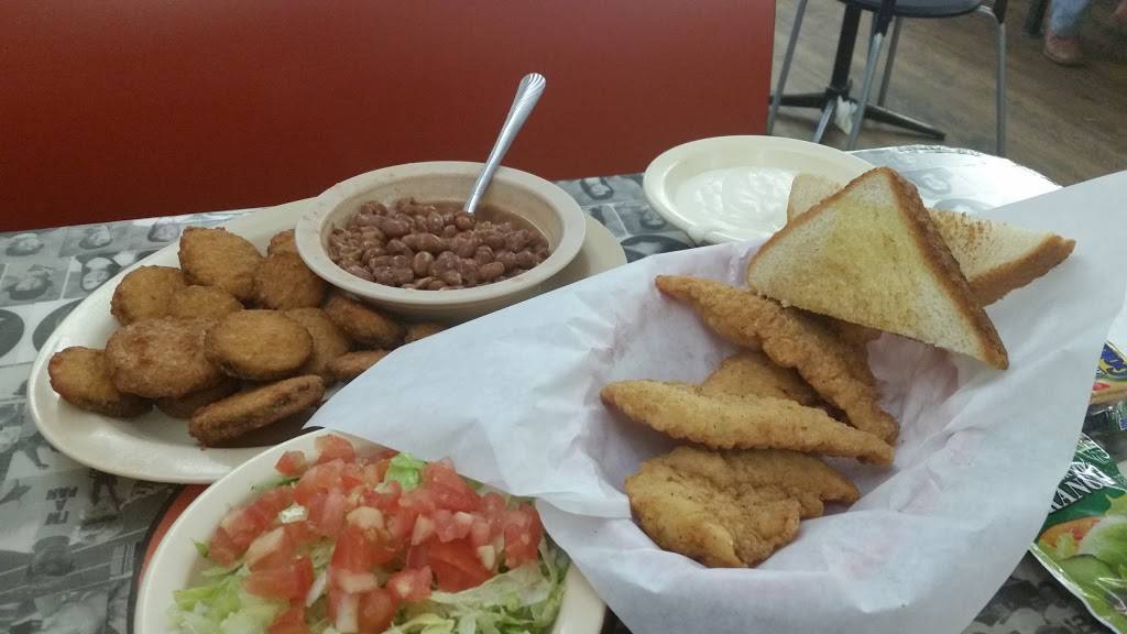 K N Root Beer Drive In | restaurant | 1108 Cypress St, Graham, TX 76450, USA | 9405492247 OR +1 940-549-2247