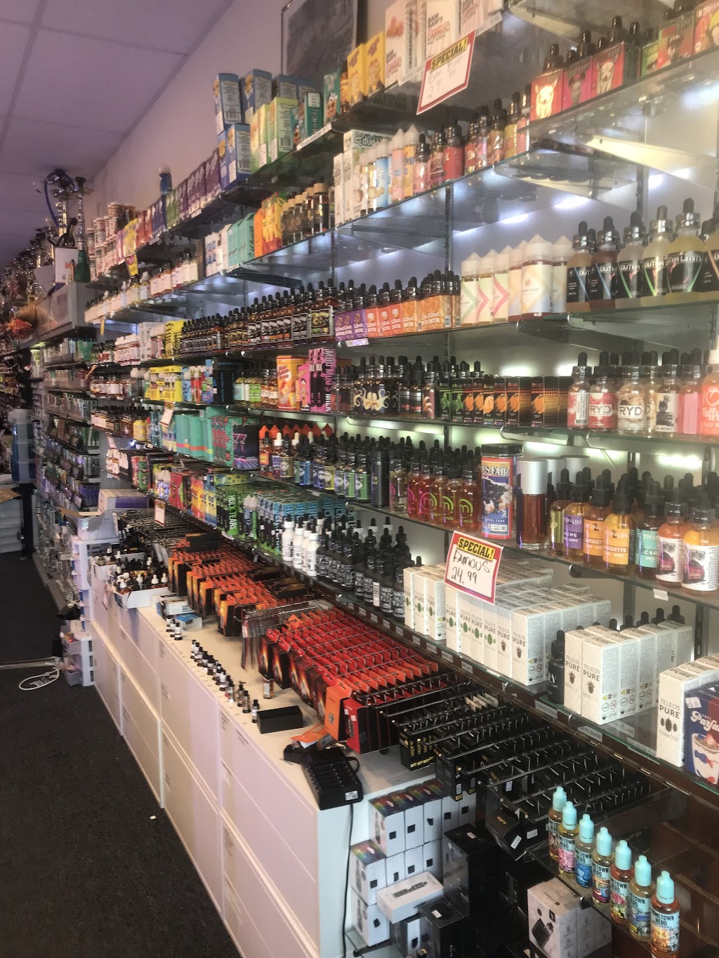 TOBACCO KING & VAPE KING OF GLASS, HOOKAH, CIGAR AND NOVELTY | meal takeaway | 13273 Worth Ave, Woodbridge, VA 22192, USA | 5715723883 OR +1 571-572-3883
