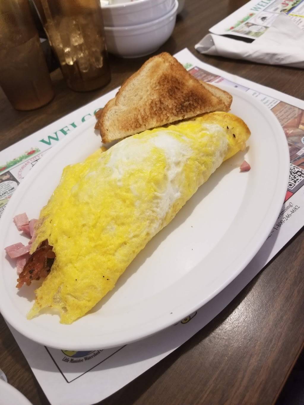 Lenzs Country Side Restaurant | restaurant | 13940 9 Mile Rd, Kaleva, MI 49645, USA | 2313623116 OR +1 231-362-3116