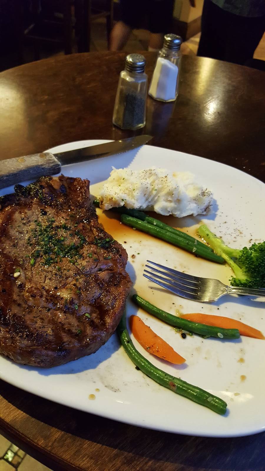 Old City Hall Restaurant | restaurant | 7400 Monterey Rd, Gilroy, CA 95020, USA | 4088423454 OR +1 408-842-3454