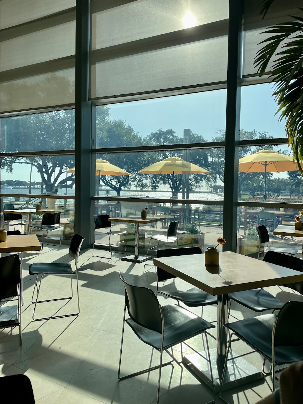 Cafe Clementine | bakery | 255 Beach Dr NE, St. Petersburg, FL 33701, USA | 7278962667 OR +1 727-896-2667