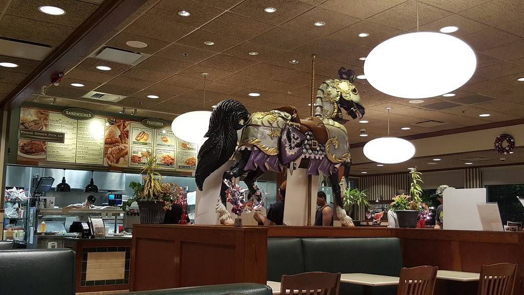 Kellys Roast Beef | restaurant | 35 Revere Beach Pkwy, Medford, MA 02155, USA | 7813934899 OR +1 781-393-4899