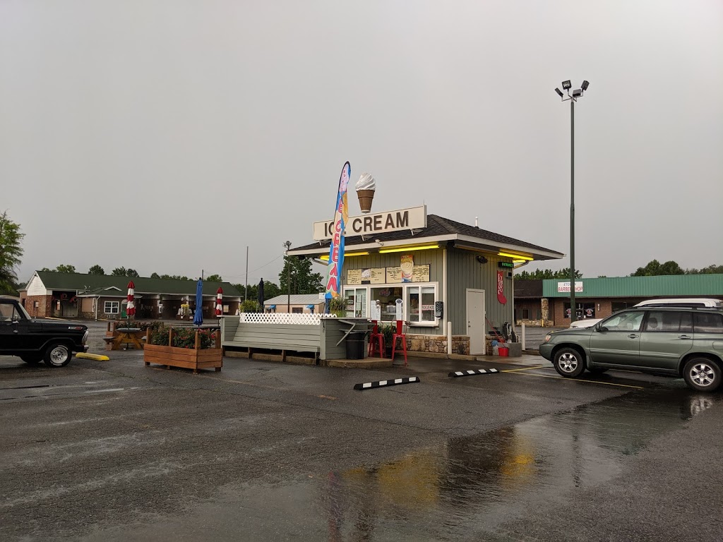 Karolina Kremes | restaurant | 6556-6562 Brevard Rd, Etowah, NC 28729, USA | 8285955307 OR +1 828-595-5307