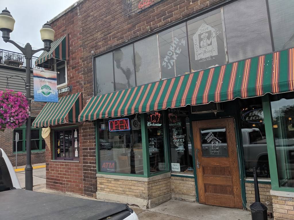 Smokin Jakes | restaurant | 117 Broadway St, Arnolds Park, IA 51331, USA | 7123325152 OR +1 712-332-5152