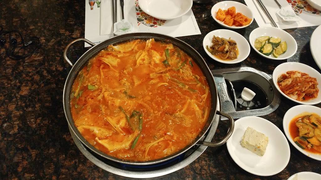 Woori Village | restaurant | 8526 W Golf Rd, Niles, IL 60714, USA | 8479668990 OR +1 847-966-8990