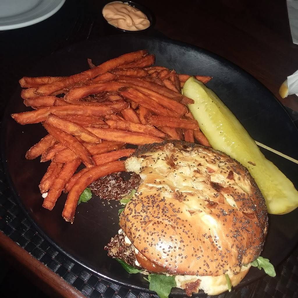 Aviation Grill | restaurant | Terminal B, Arrivals Rd, Philadelphia, PA 19153, USA | 2154929000 OR +1 215-492-9000