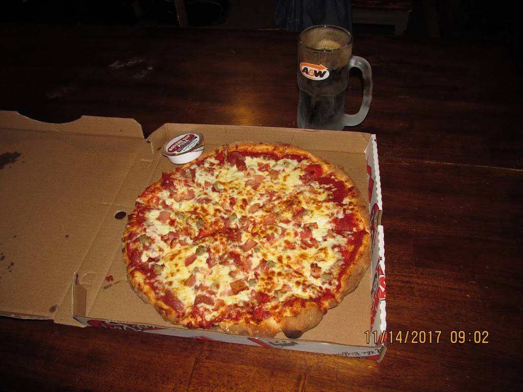 Square Boy Pizza & Subs | restaurant | 215 Kent St W, Lindsay, ON K9V 2Z1, Canada | 7053243000 OR +1 705-324-3000