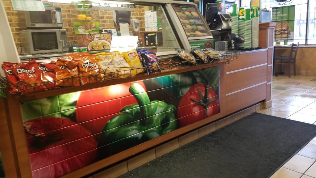 Subway | restaurant | 4630-4680 Wyandotte St E, Windsor, ON N8Y 1H5, Canada | 5199442416 OR +1 519-944-2416