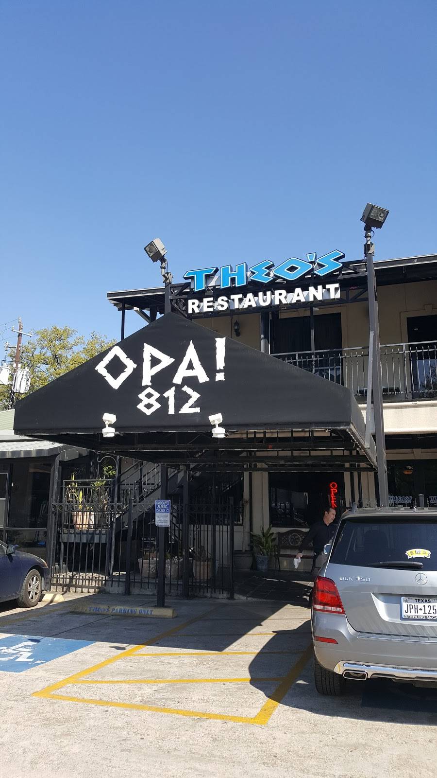 Theos | restaurant | 812 Westheimer Rd, Houston, TX 77006, USA | 7135230425 OR +1 713-523-0425