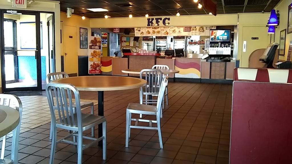 KFC | restaurant | 670 N Hanover St, Carlisle, PA 17013, USA | 7172438761 OR +1 717-243-8761