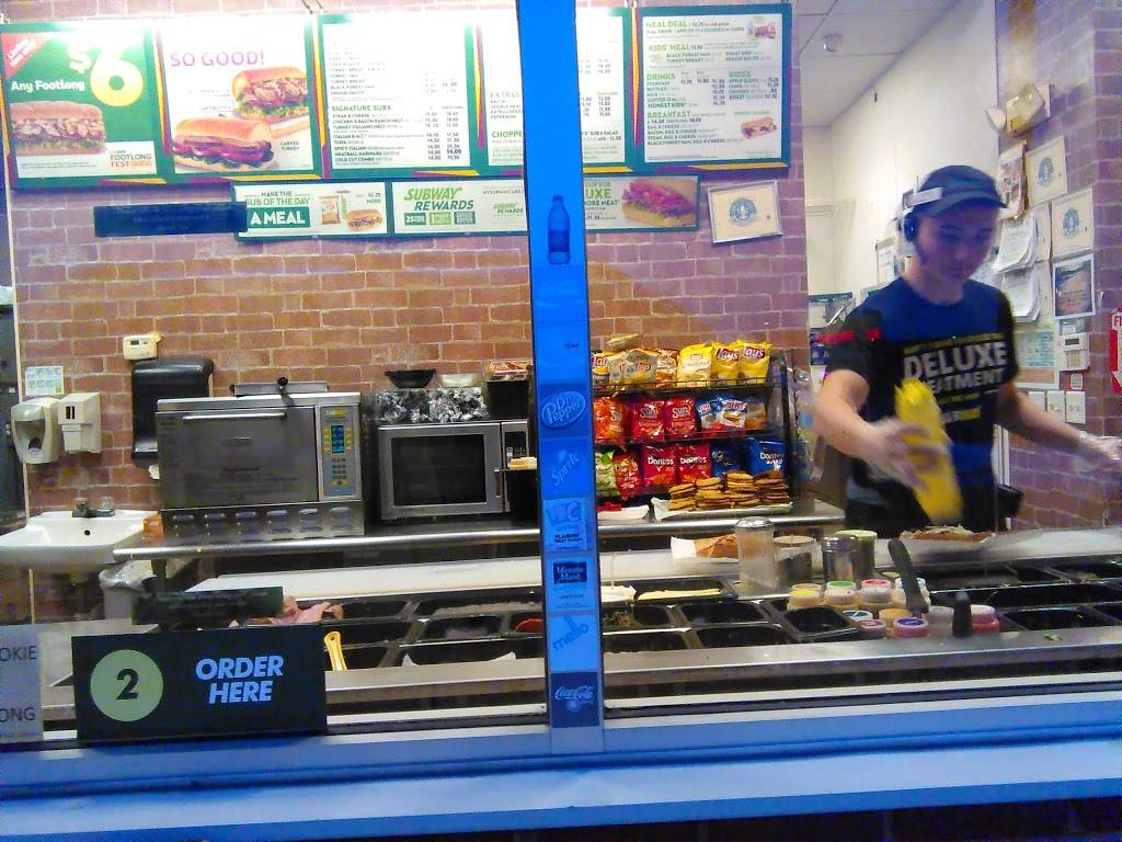 Subway | restaurant | 2840 Packerland Way, Louisville, KY 40213, USA | 5029666606 OR +1 502-966-6606