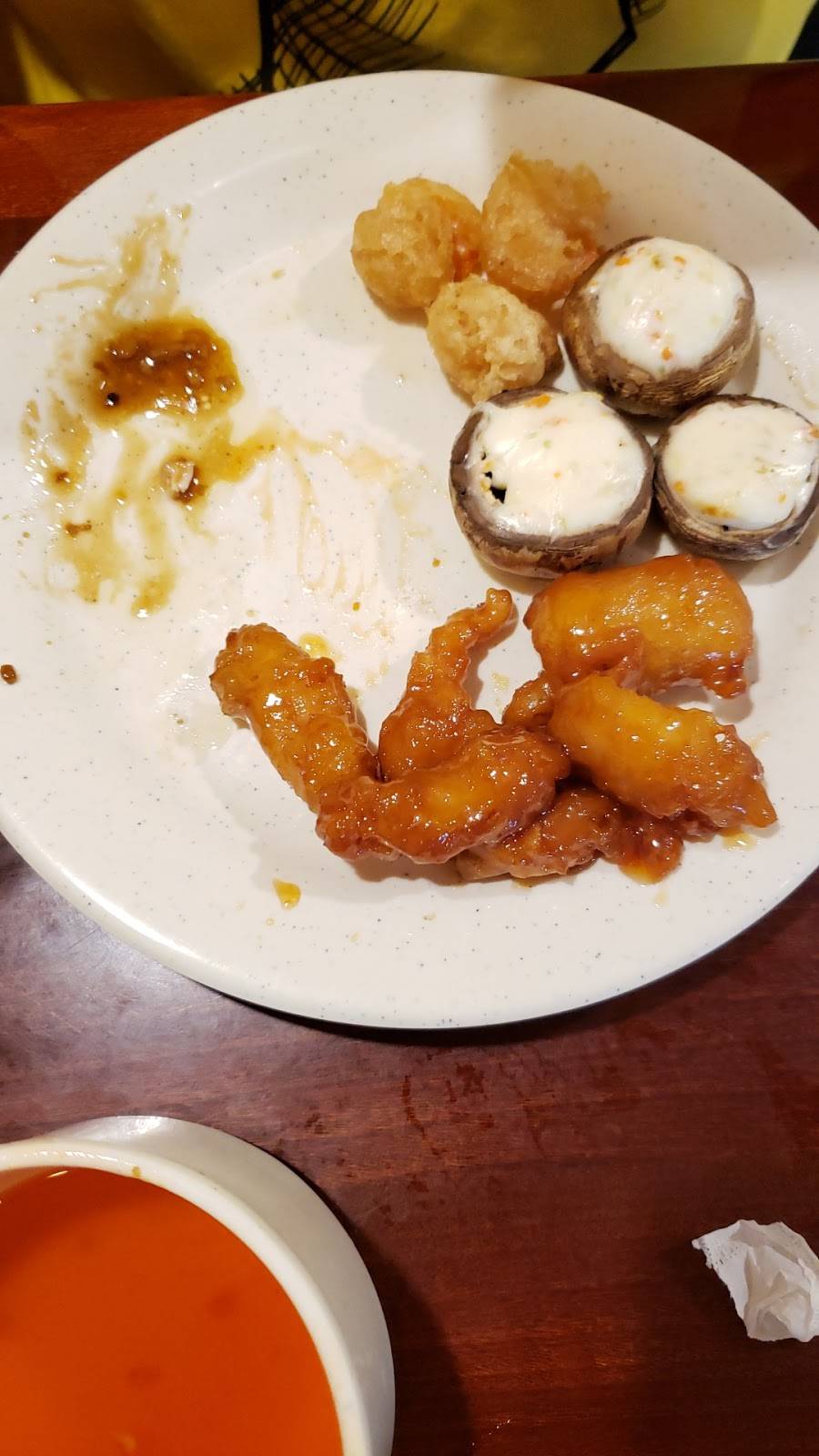 Hong Kong Chinese Restaurant | restaurant | 1835 NW Topeka Blvd, Topeka, KS 66608, USA | 7852324051 OR +1 785-232-4051